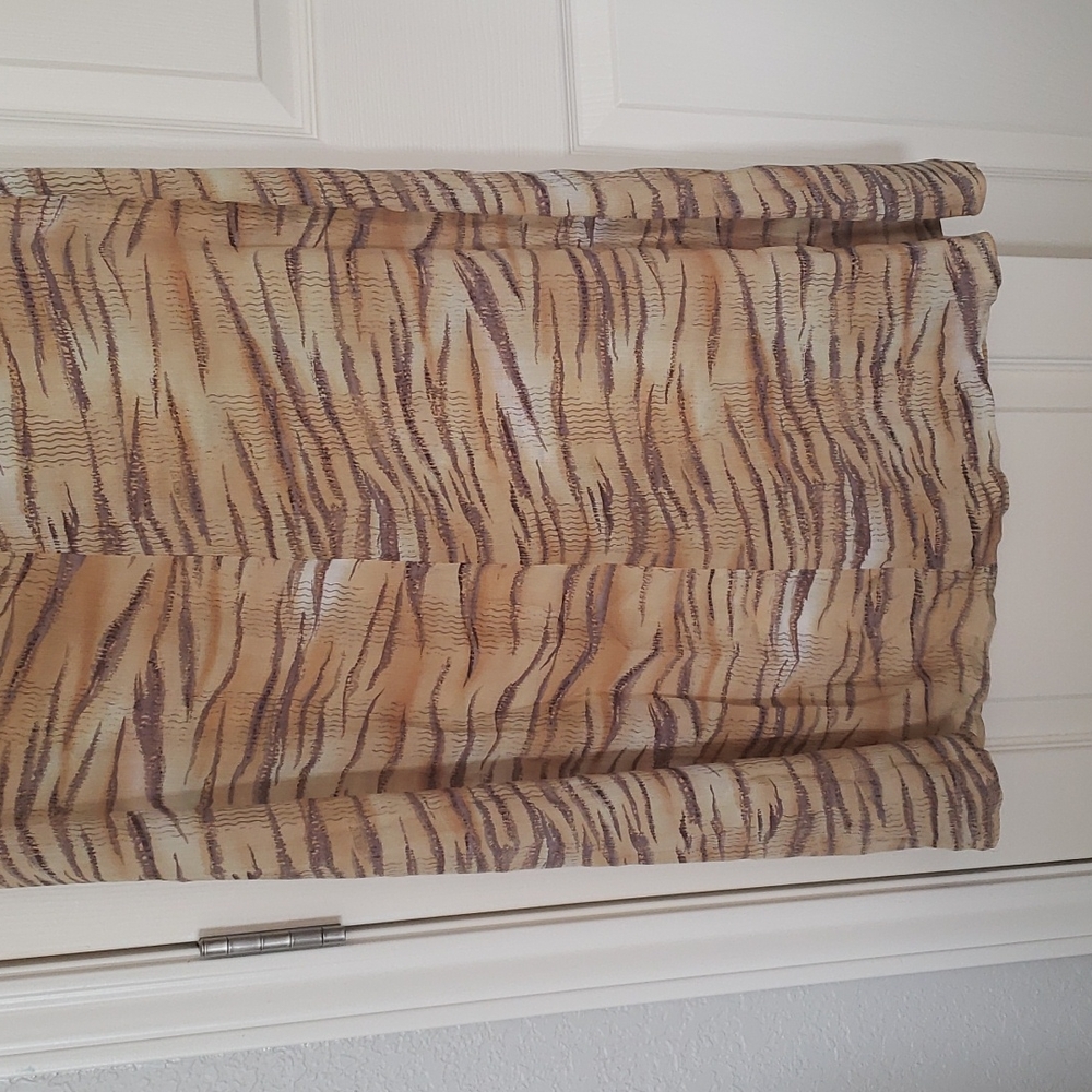 Natori Golden Tiger Print Silk Caftan - Picture 7 of 10